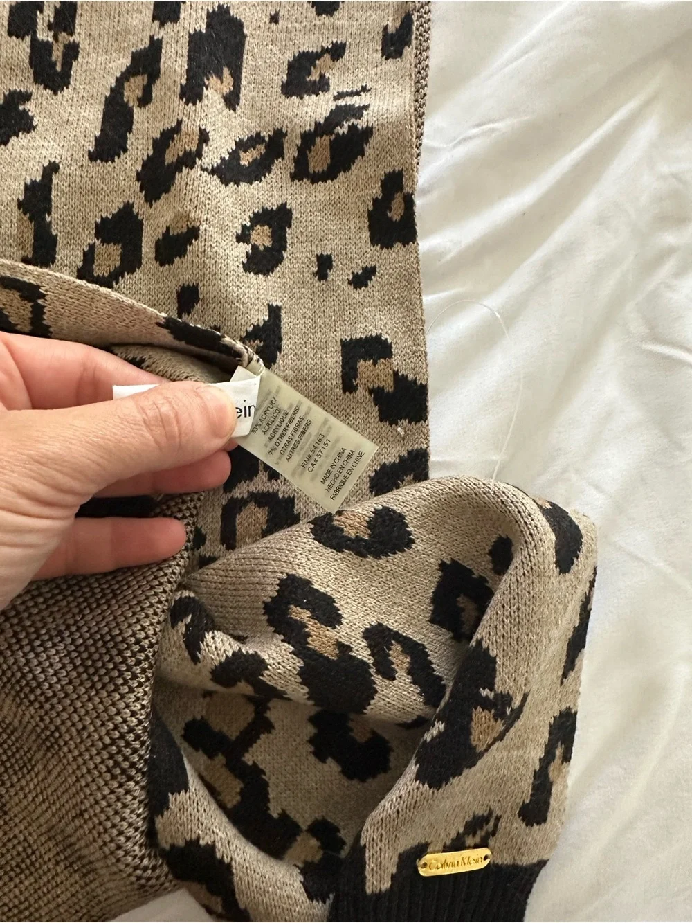 Calvin Klein Beige Cheetah Print Scarf NWOT One Size